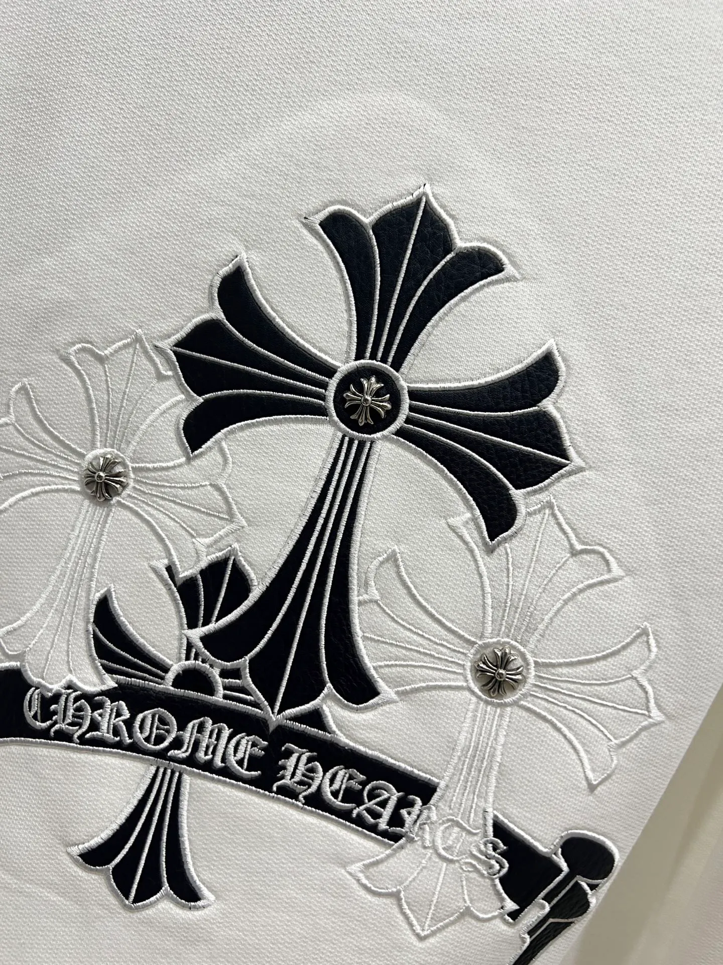🅿️310 CH Cro 2025 Autumn and Winter New Customized 430g Double Yarn Fabric Round Neck Long Sleeve Sweater Chest Cross Pastel Embroidery Technology Classic Sanskrit Letters Embroidery Pastel + Hardware Design Technology High-end Version! The same loose version for men and women S M L XL XXL five sizes color black white
